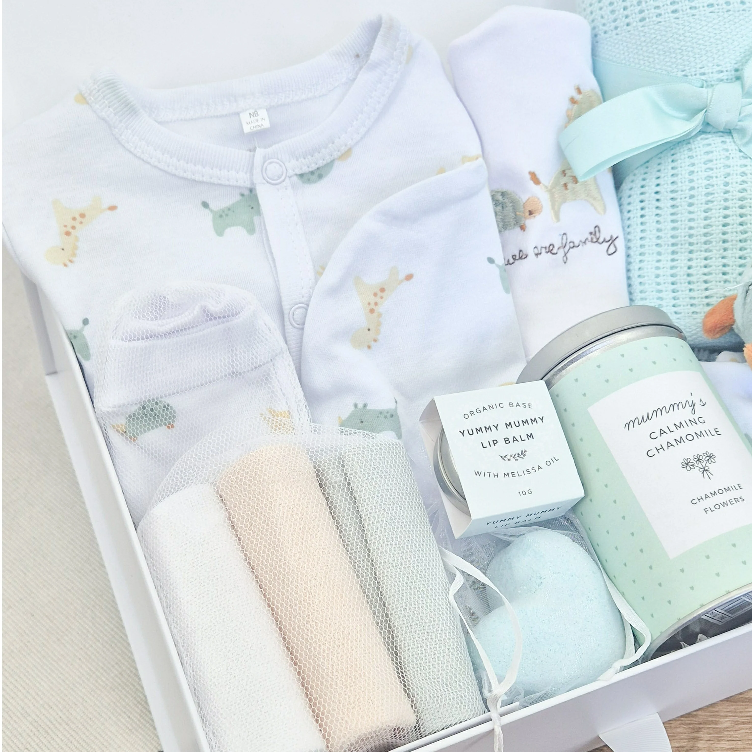 Unisex New Baby and Mum Luxury Gift Hamper Set - Image 2