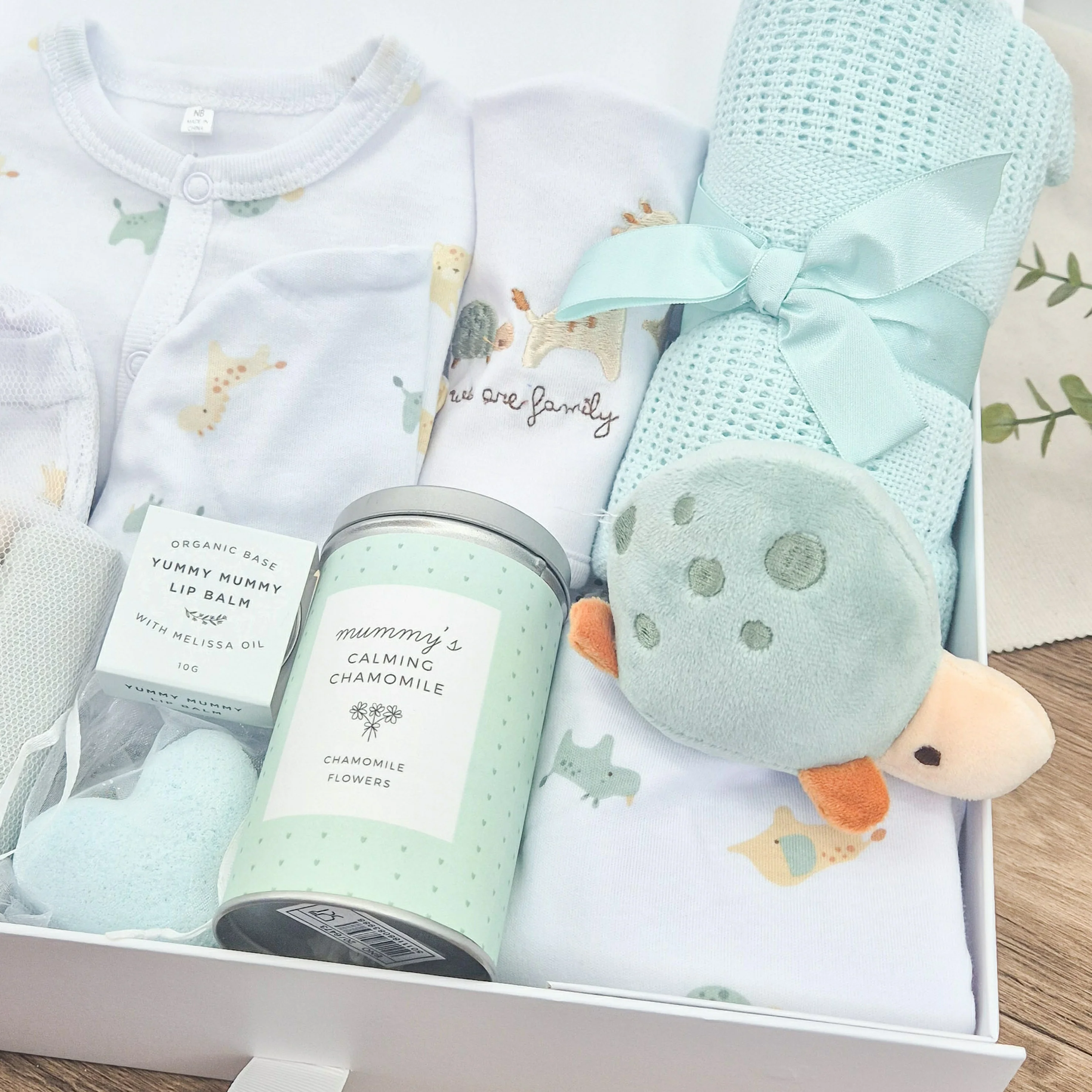 Unisex New Baby and Mum Luxury Gift Hamper Set - Image 3